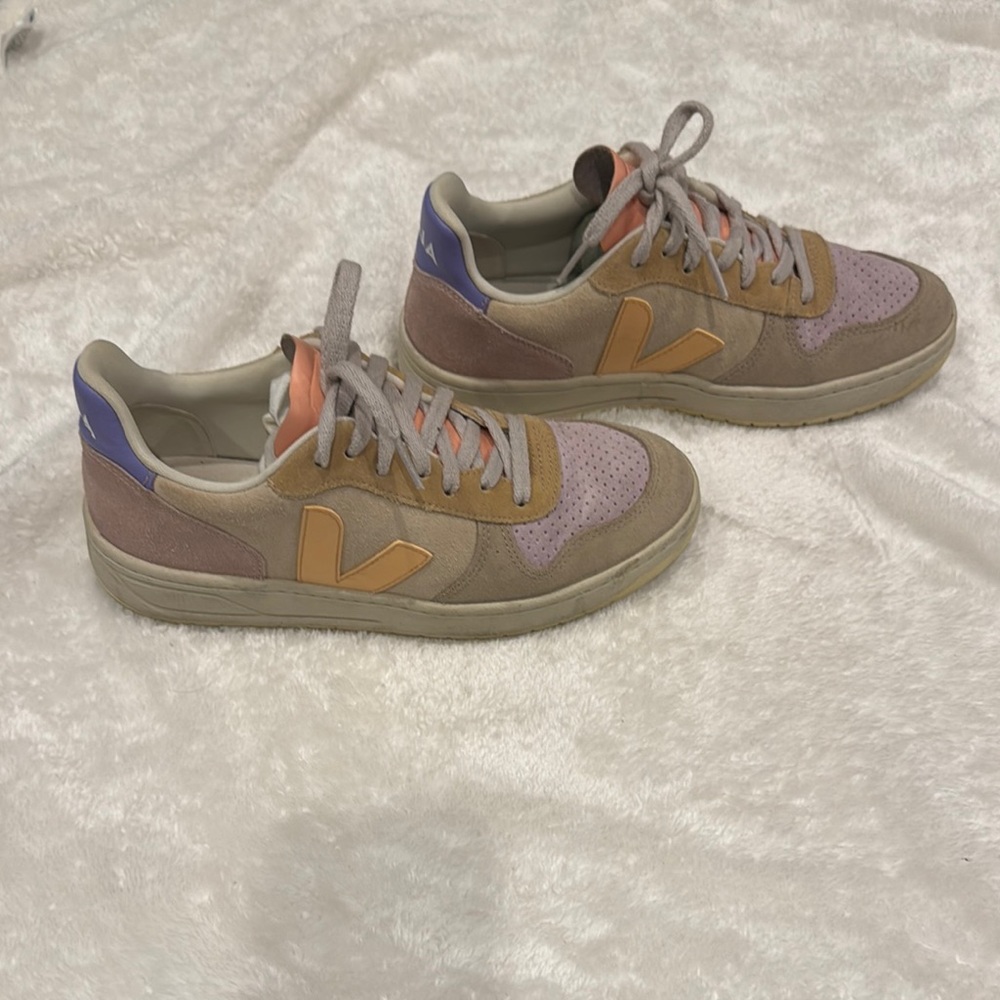 Veja Women's Sneakers in Tan and lillac